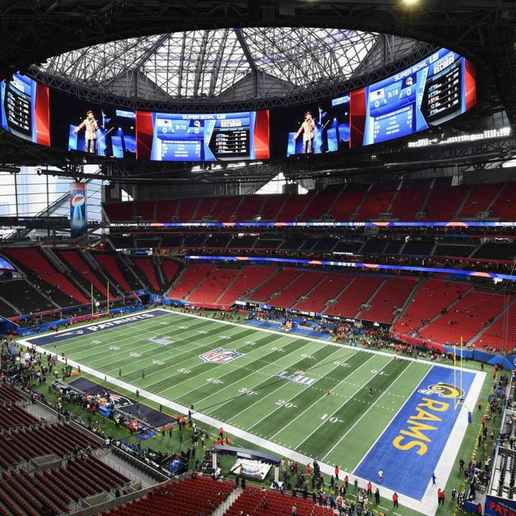 ملعب مارسيدس بنز (وكالات)